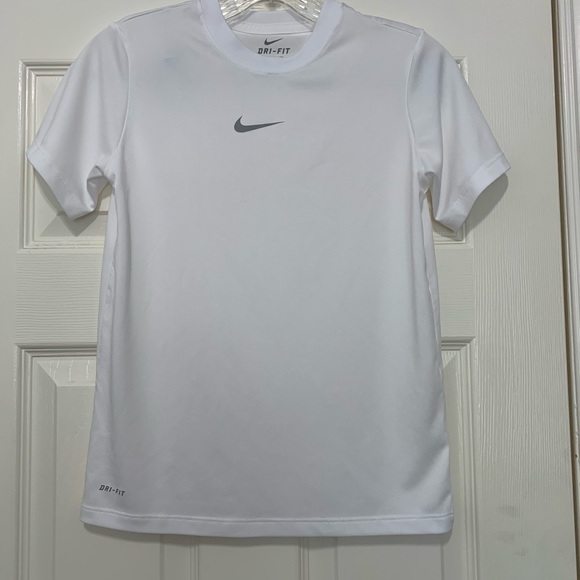 Nike boys DriFit T-shirts, white, size S and M - Picture 10 of 10